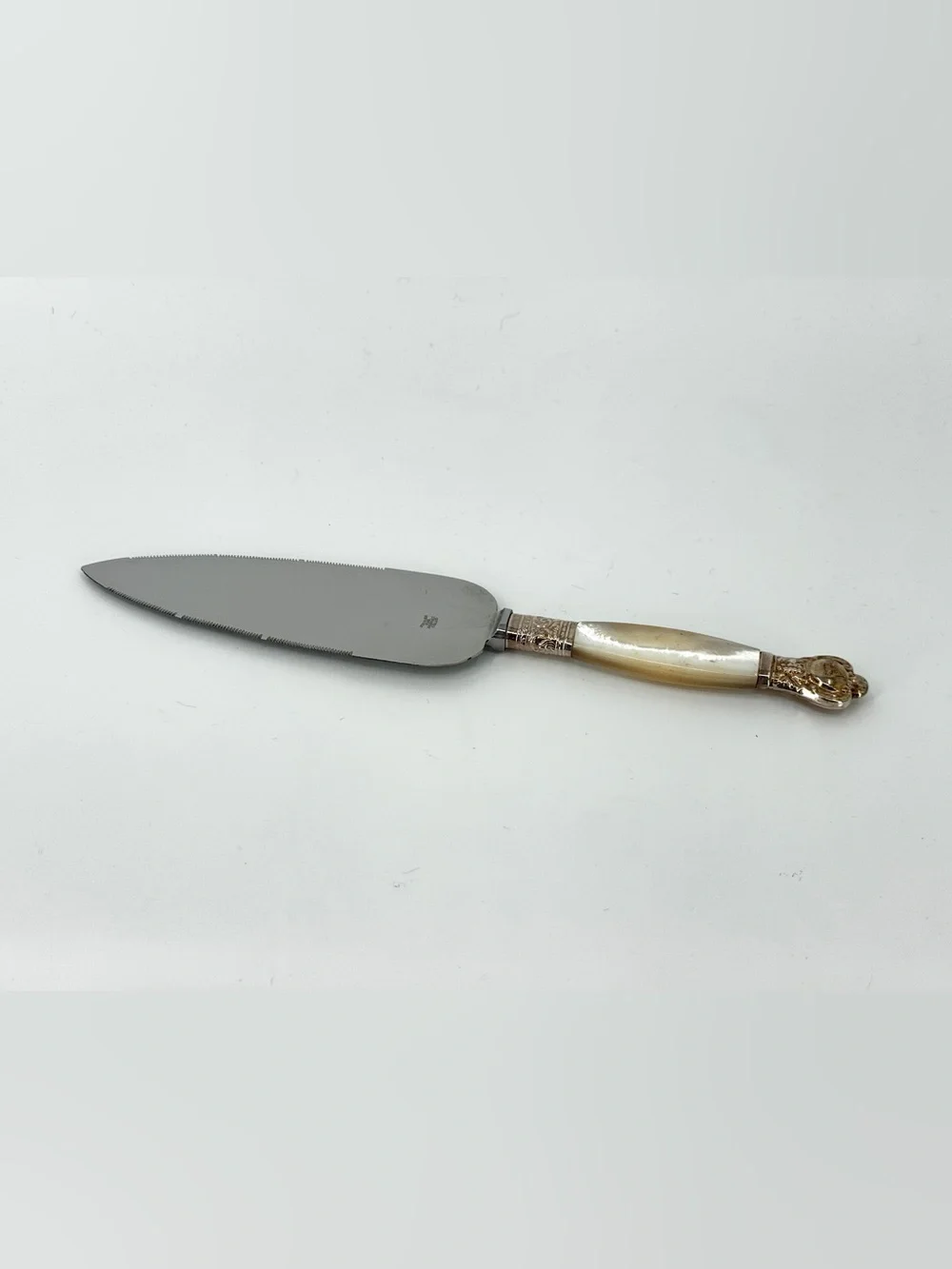 Vintage Mother-of-Pearl Silver Cake Server - Elegant Serving Utensil Sheffield